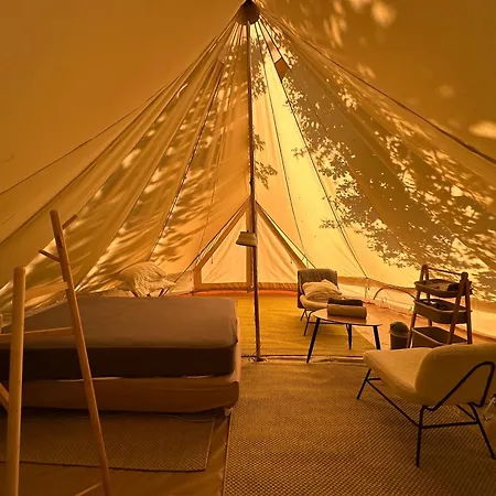 Campo de lujo Grand Tepee Glamping Pour 2