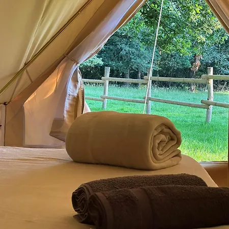 Campo de lujo Grand Tepee Glamping Pour 2