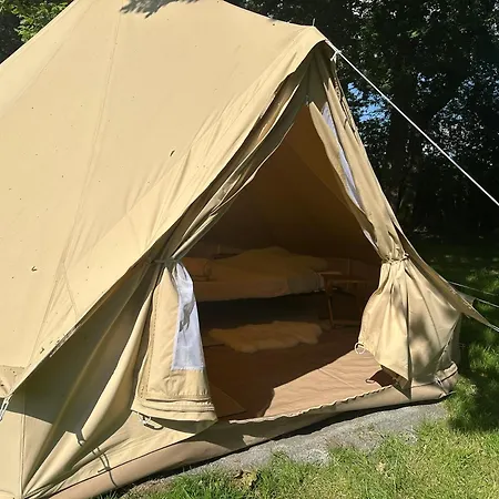 Grand Tepee Glamping Pour 2 Campo de lujo Saint-Lyphard