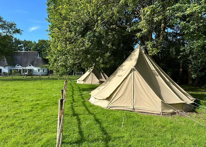 אוהל מפואר Grand Tepee Glamping Pour 2 Saint-Lyphard