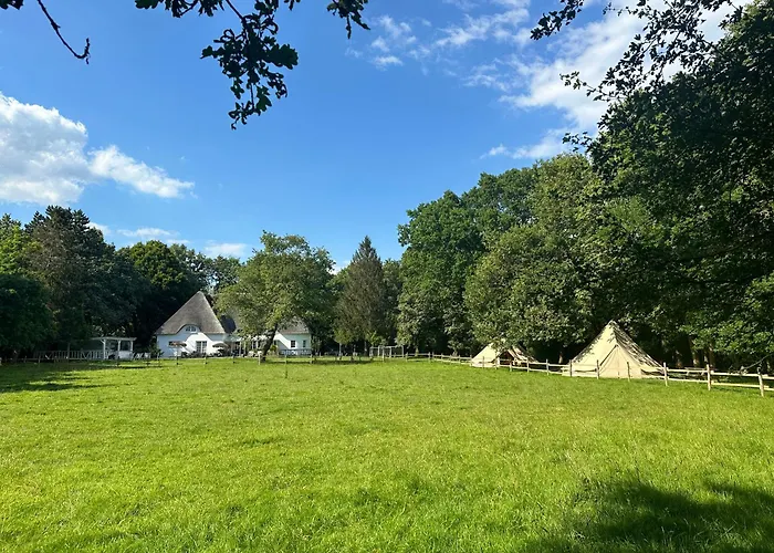 אוהל מפואר Grand Tepee Glamping Pour 2 *